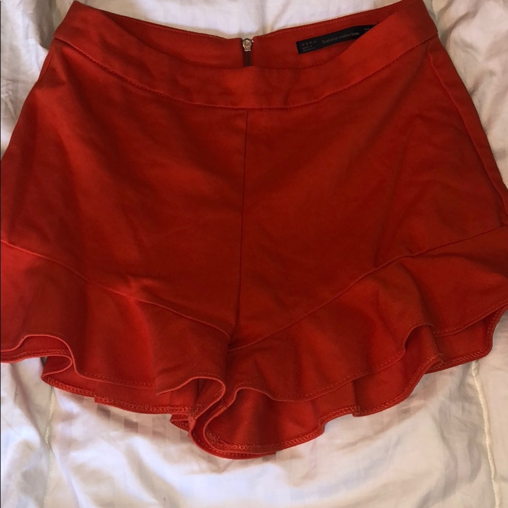 ORANGE ZARA RUFFLE SHORTS